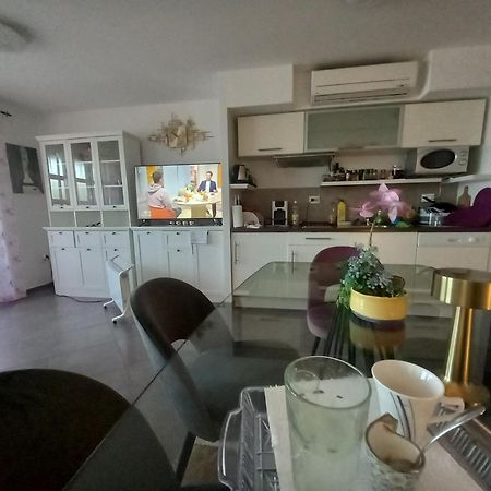 Apartmani Afrodita Sutivan Exterior foto