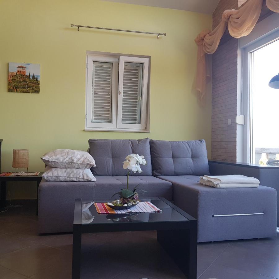 Apartmani Afrodita Sutivan Exterior foto